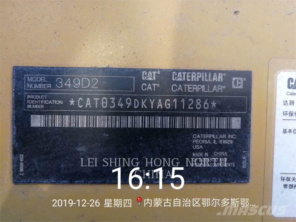 CAT 349D2 حفارات زحافة