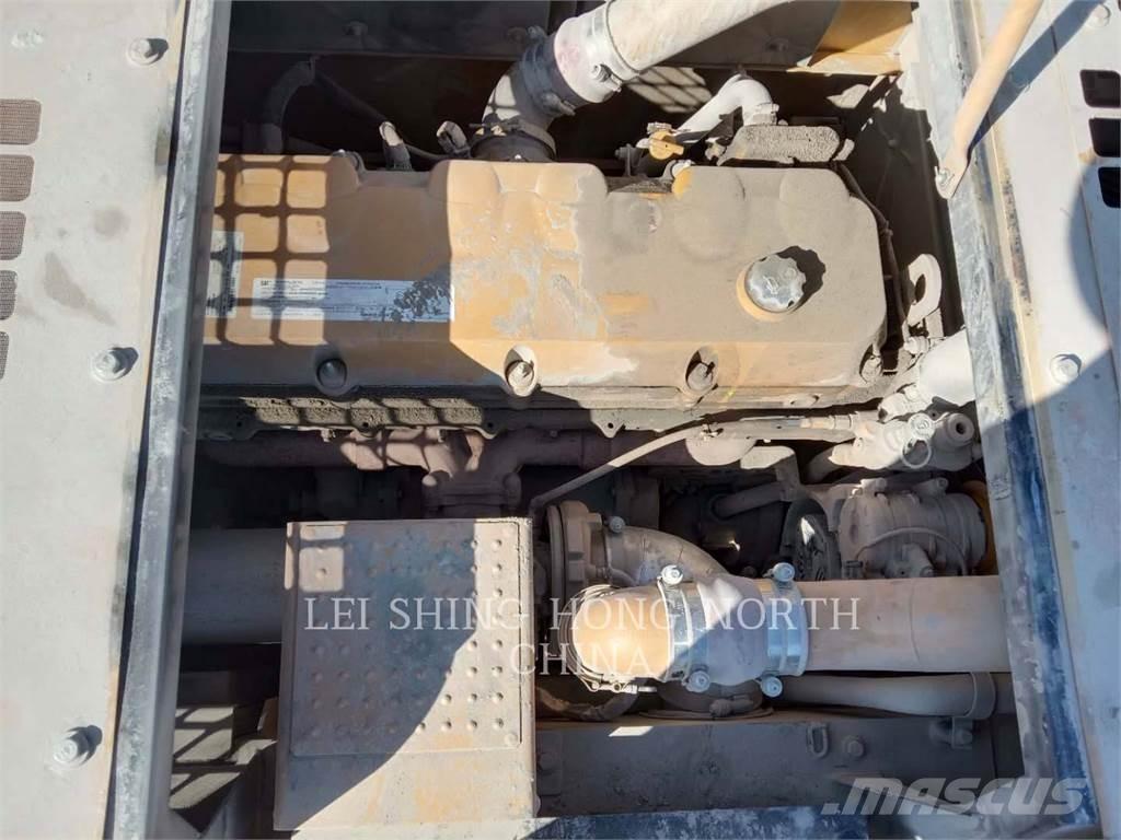 CAT 349D2 حفارات زحافة