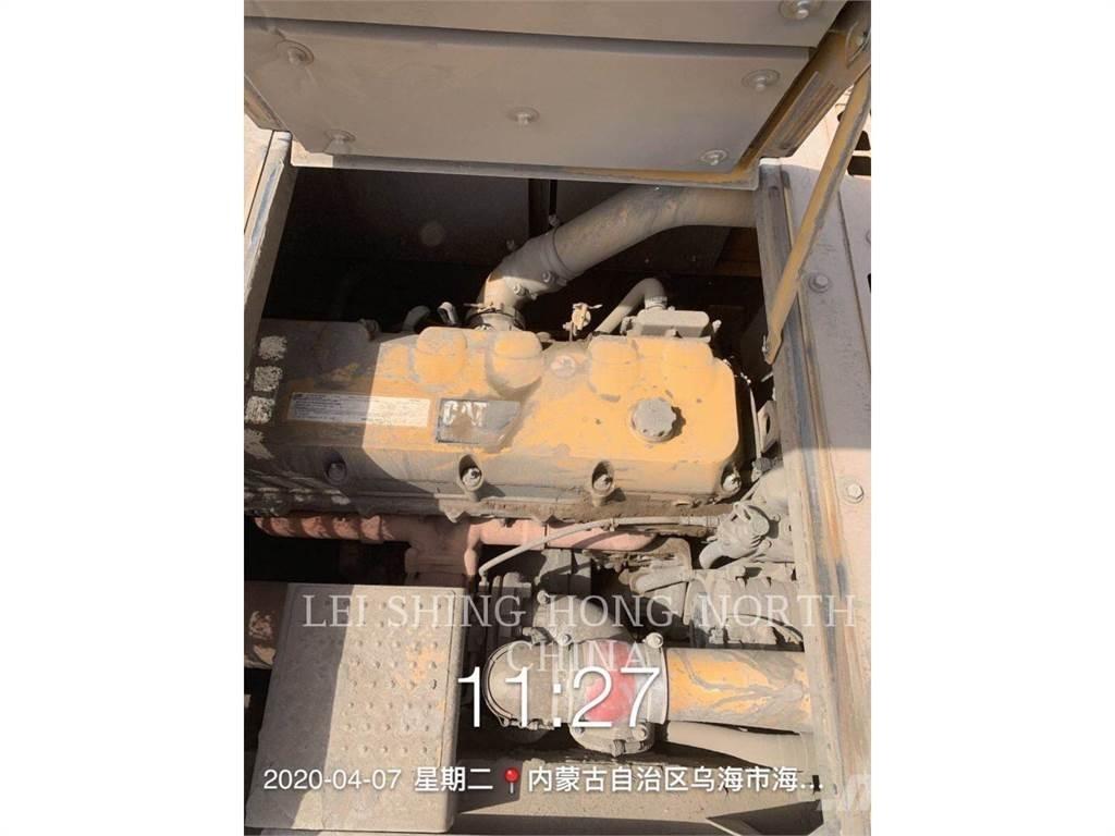 CAT 349D2 حفارات زحافة