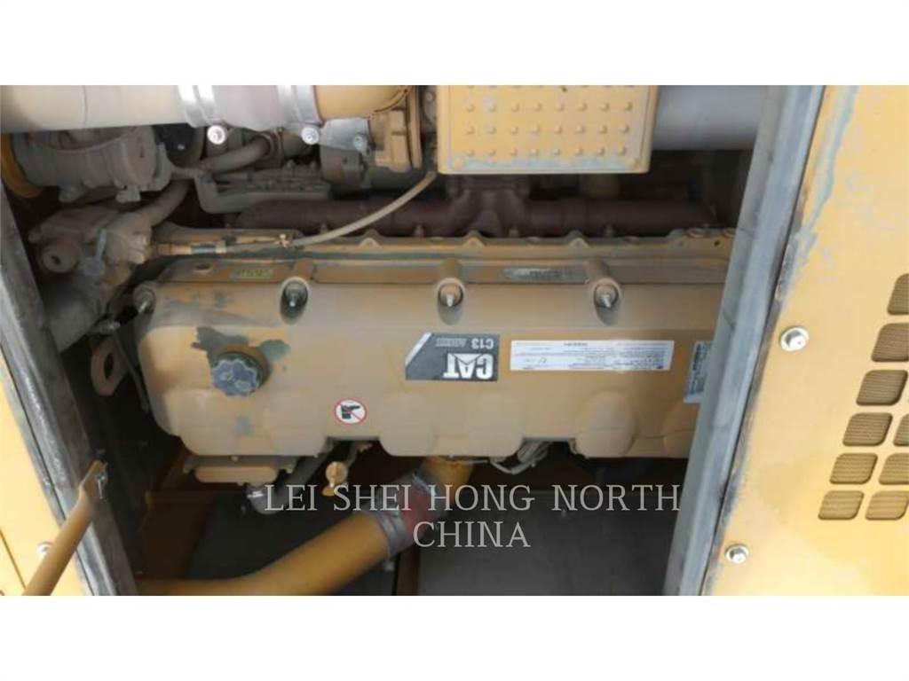 CAT 349D2L حفارات زحافة