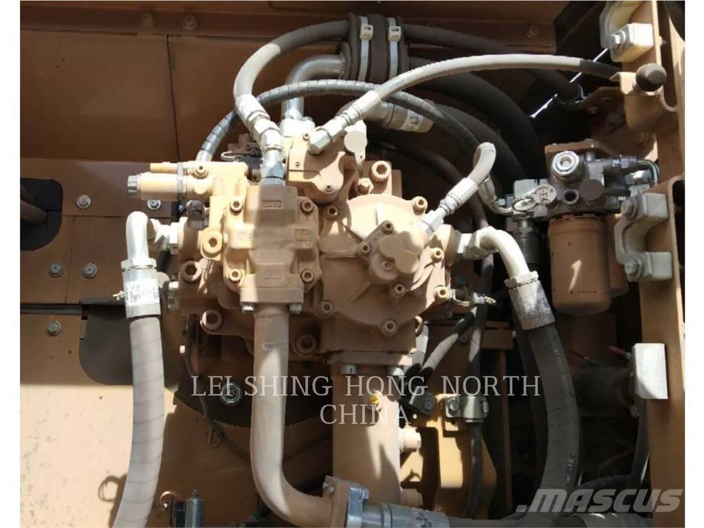 CAT 349D2L حفارات زحافة