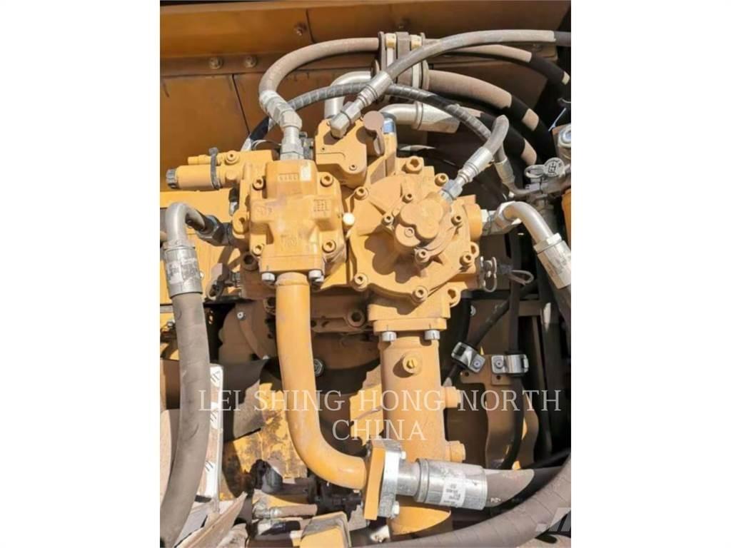 CAT 349D2L حفارات زحافة