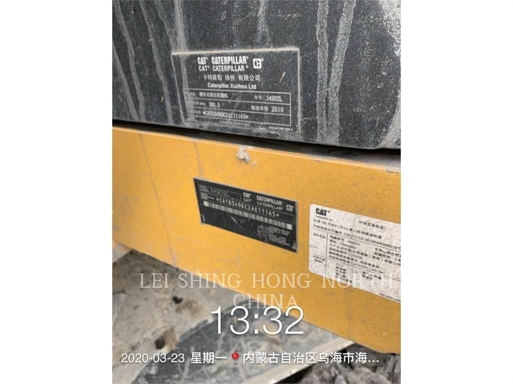 CAT 349D2L حفارات زحافة