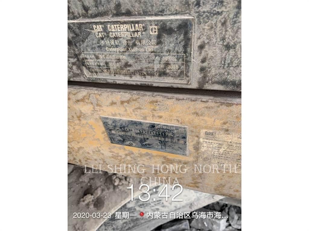 CAT 349D2L حفارات زحافة