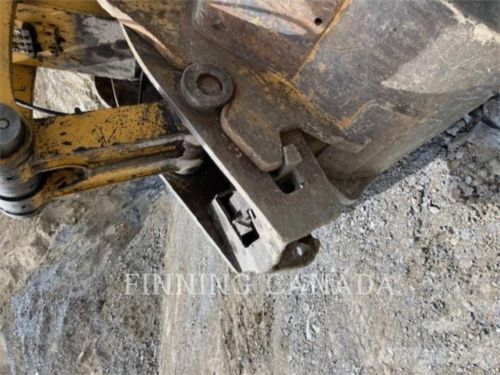 CAT 349E حفارات زحافة