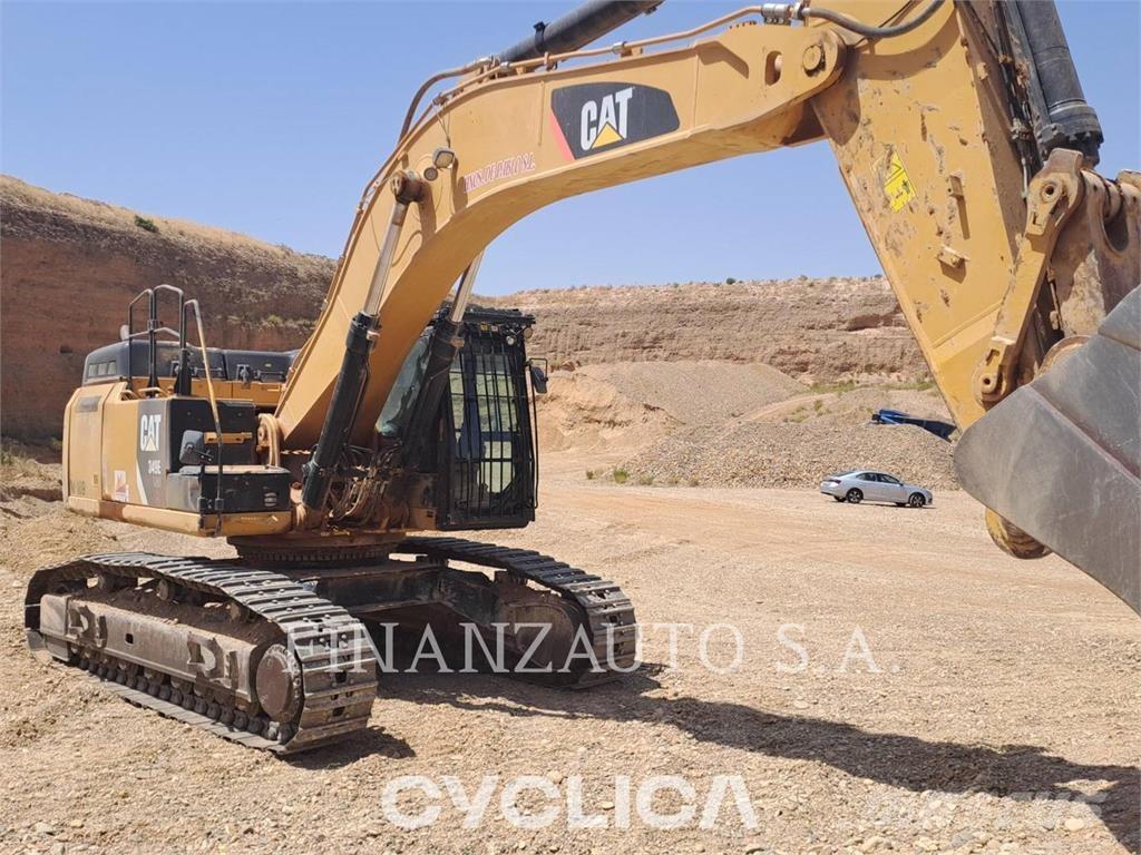 CAT 349E حفارات زحافة