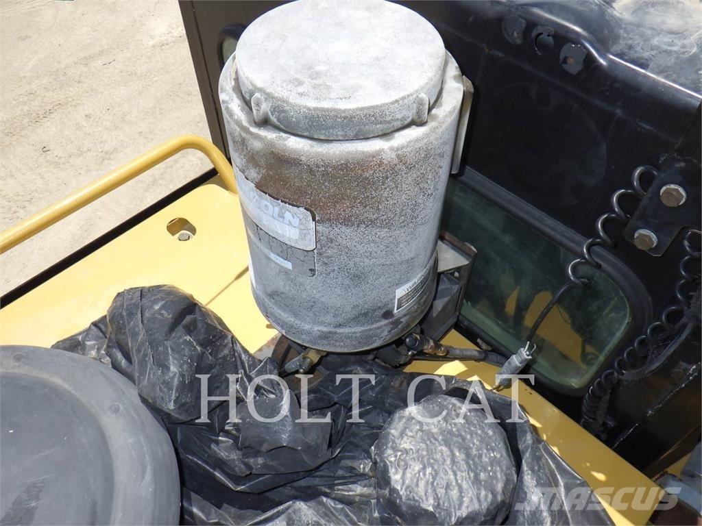 CAT 349EL حفارات زحافة