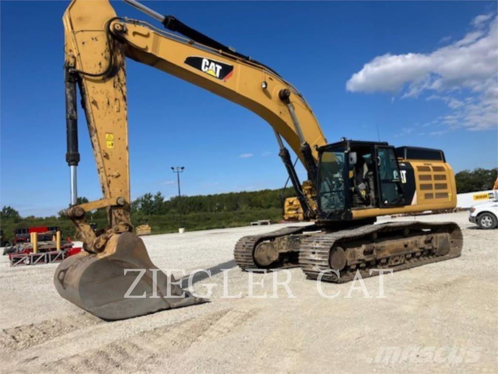 CAT 349F حفارات زحافة