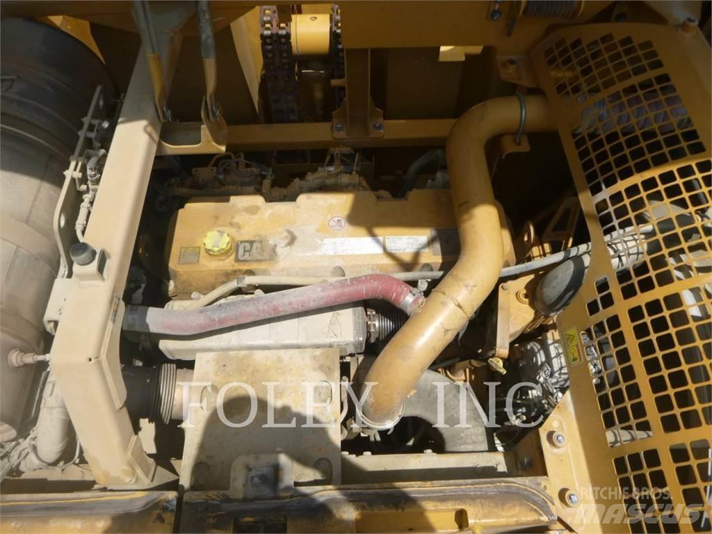 CAT 349FL حفارات زحافة