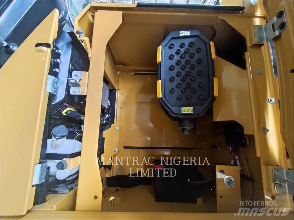 CAT 350-06 حفارات زحافة