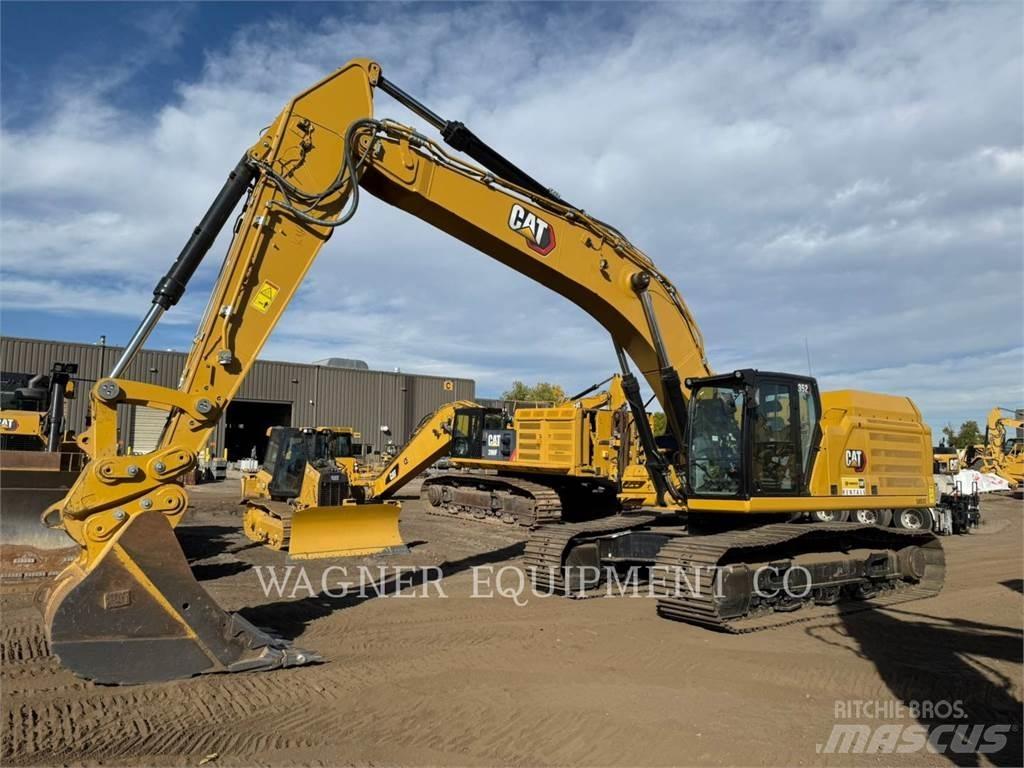 CAT 352 حفارات زحافة