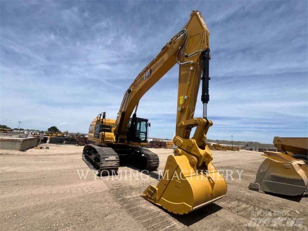CAT 352 حفارات زحافة