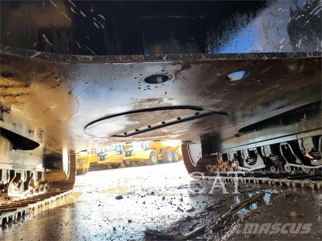 CAT 352 حفارات زحافة