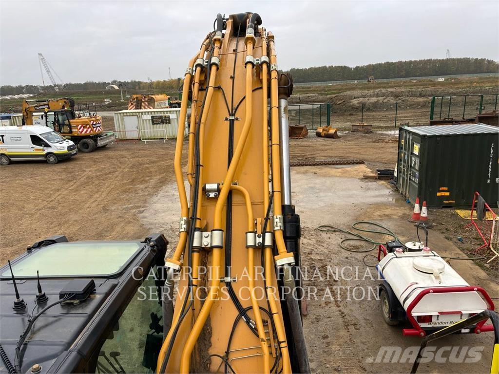 CAT 352-07 حفارات زحافة