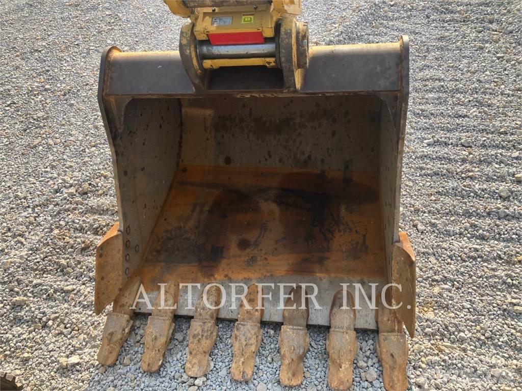 CAT 352-07 VG حفارات زحافة