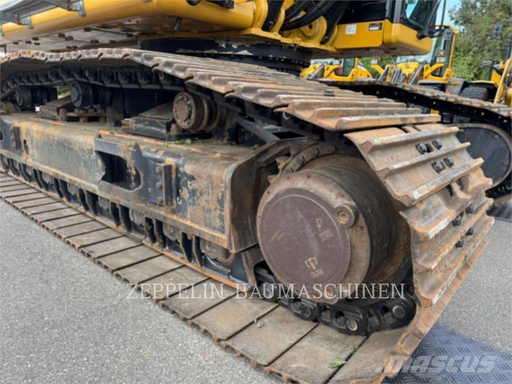 CAT 352-08 حفارات زحافة