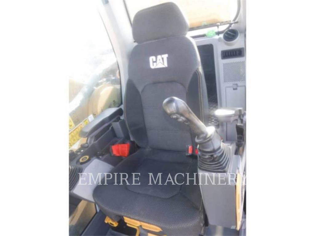 CAT 352-08FGP حفارات زحافة