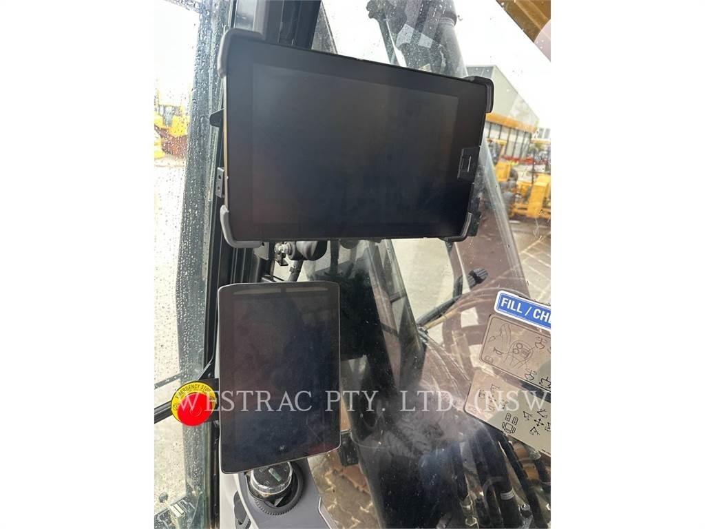 CAT 352-08VG حفارات زحافة