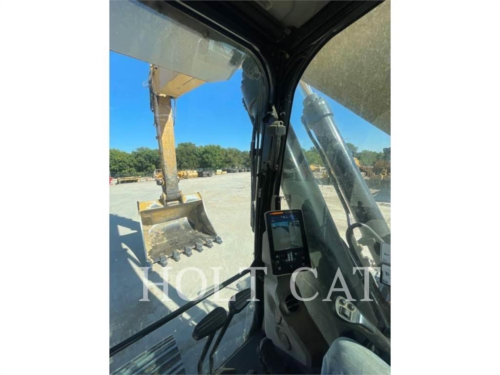 CAT 352 11 حفارات زحافة
