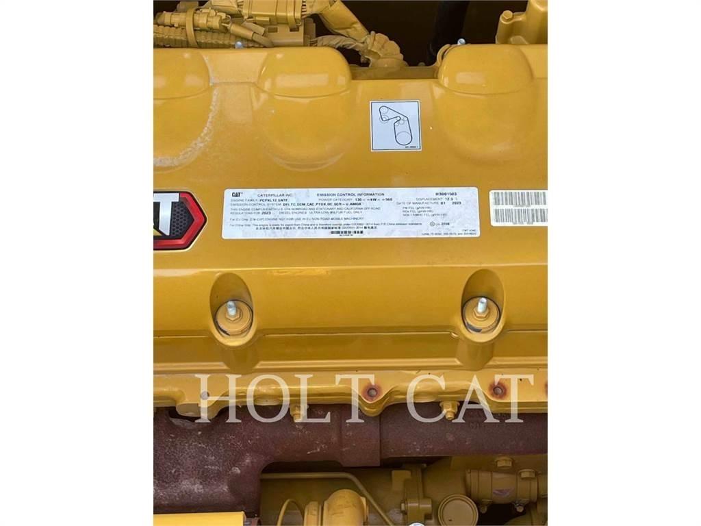 CAT 352 11 حفارات زحافة