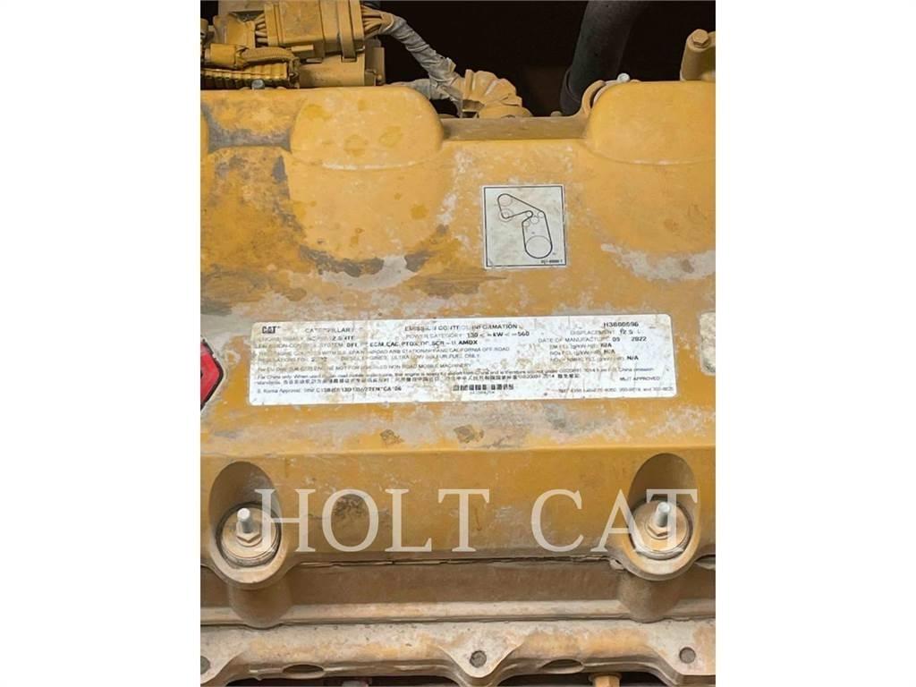 CAT 352 11 حفارات زحافة