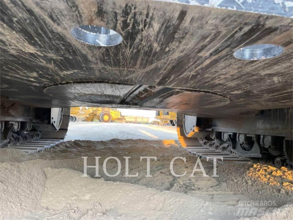 CAT 352 11 TC حفارات زحافة