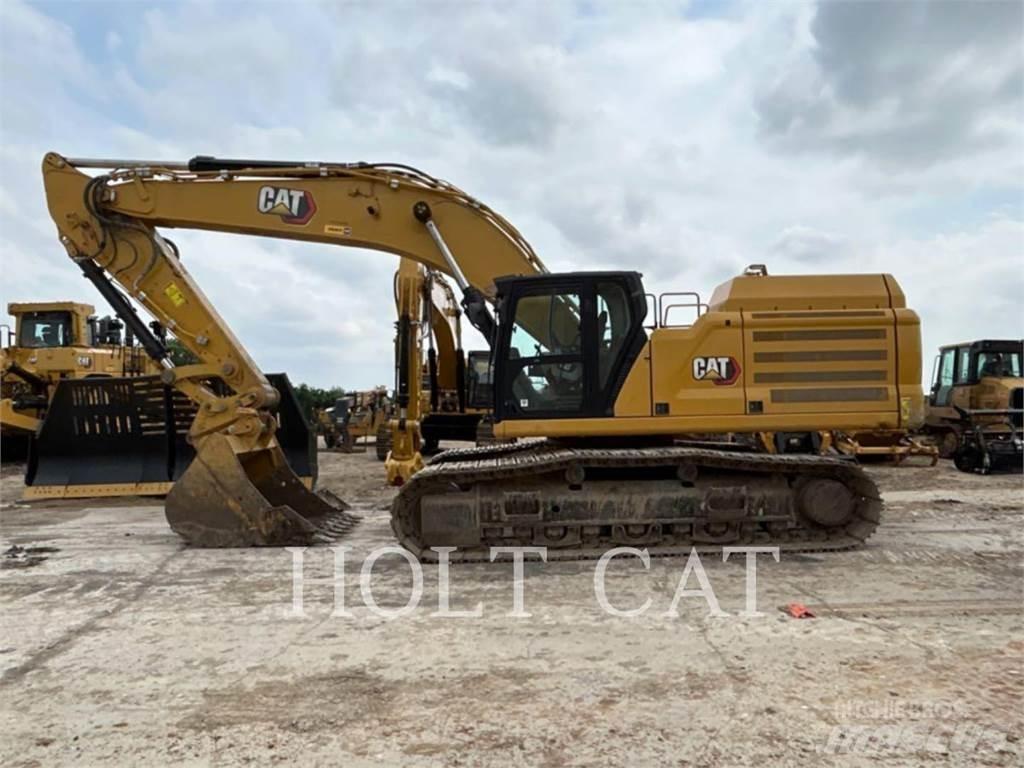 CAT 352 11 TC حفارات زحافة