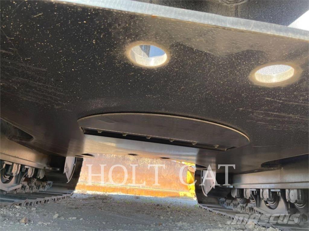 CAT 352 11 TC حفارات زحافة