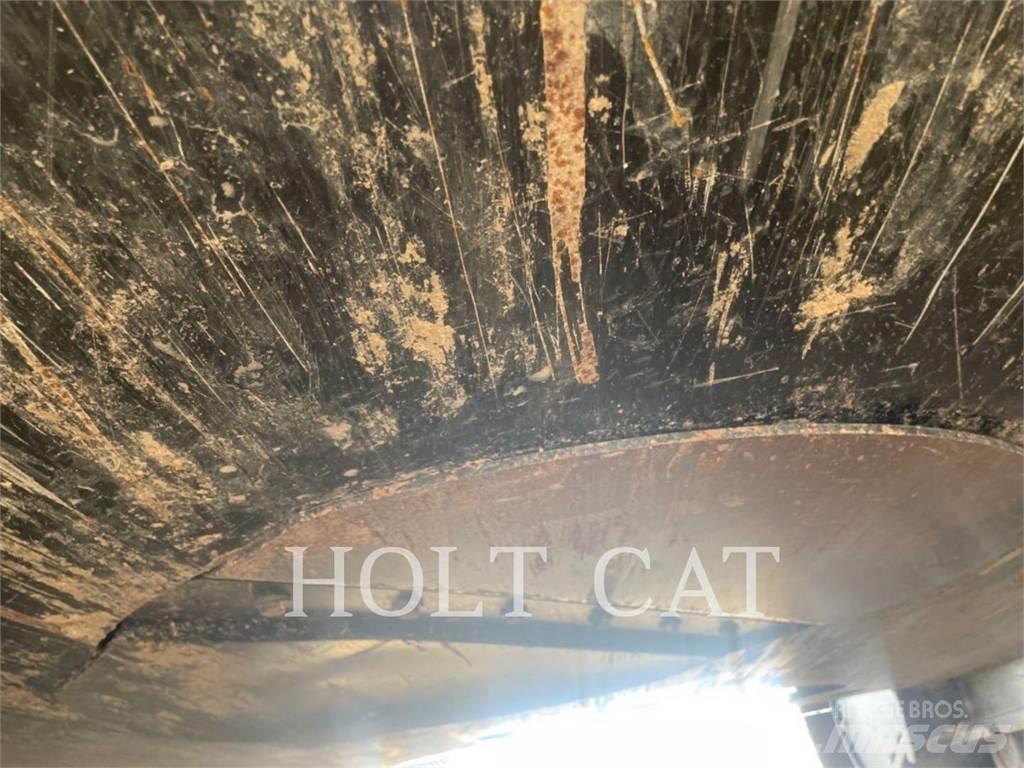 CAT 352 12 حفارات زحافة