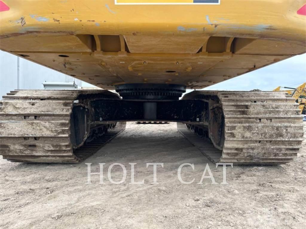 CAT 352 12 TC حفارات زحافة