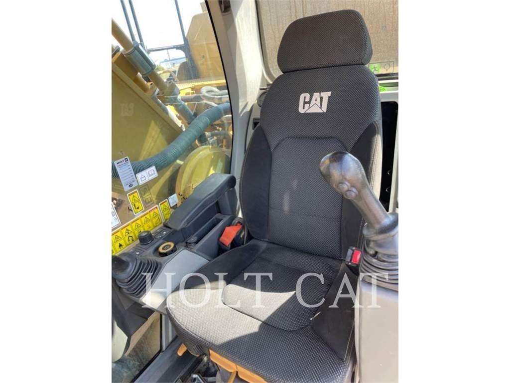 CAT 352 12 TC حفارات زحافة