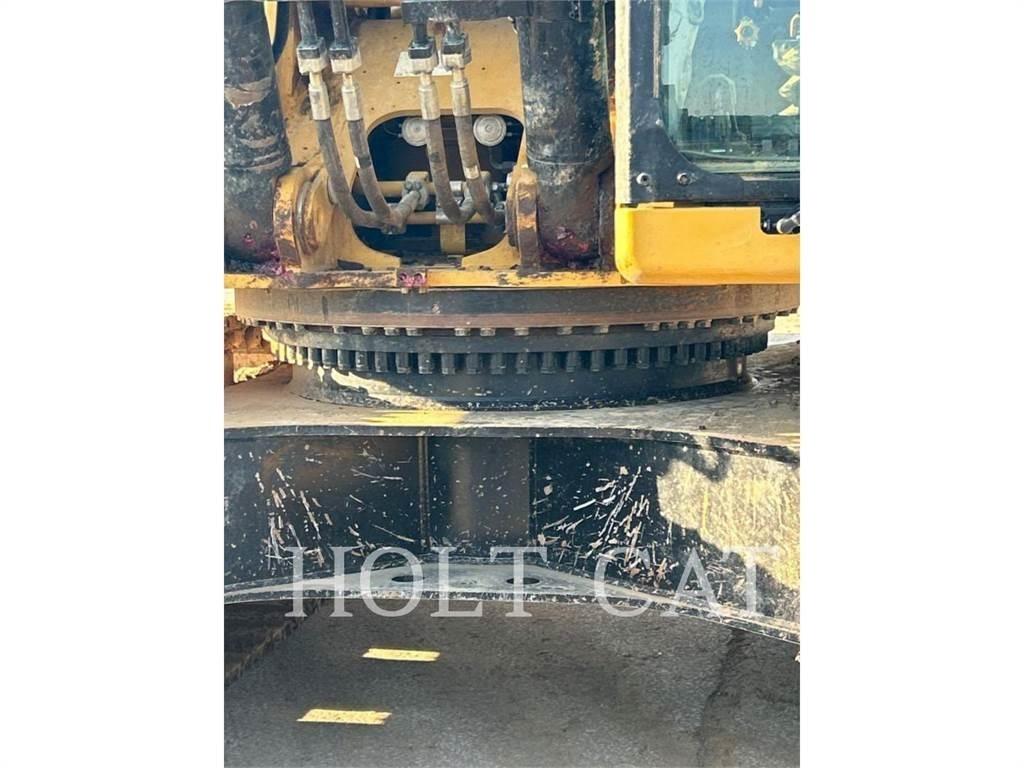 CAT 352 12 TC حفارات زحافة