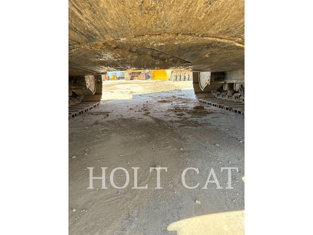 CAT 352 12 TC حفارات زحافة