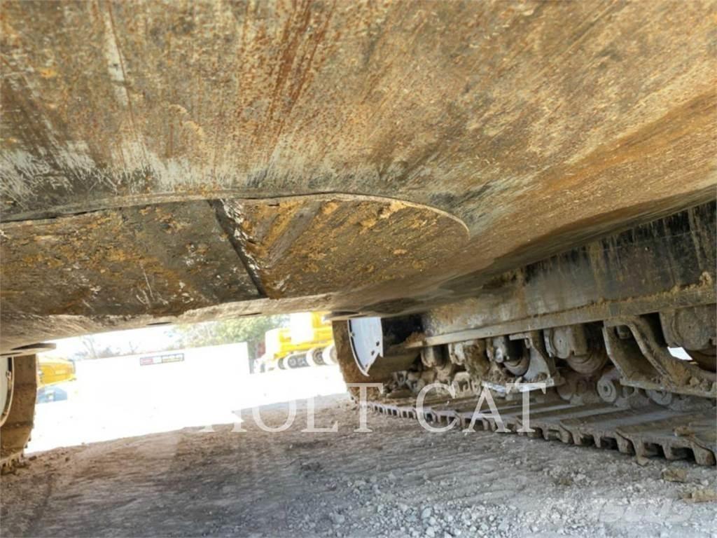 CAT 352 12 TC حفارات زحافة