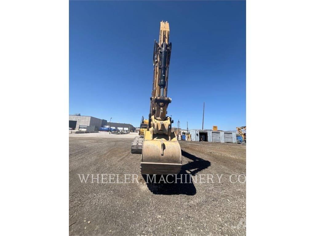 CAT 352 CF حفارات زحافة