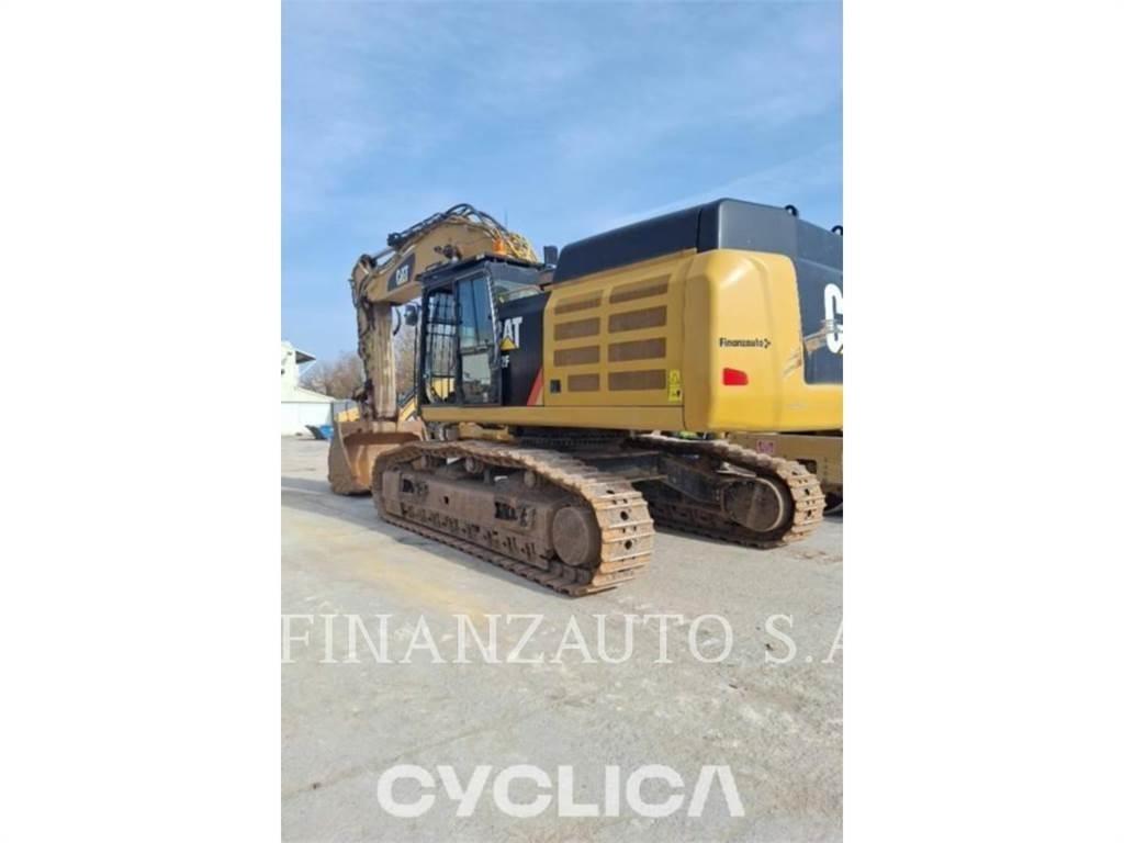 CAT 352FL حفارات زحافة