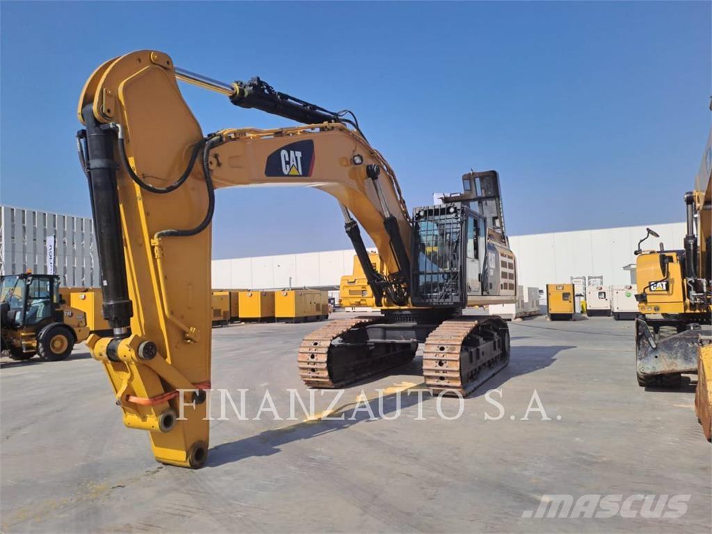 CAT 352FL حفارات زحافة