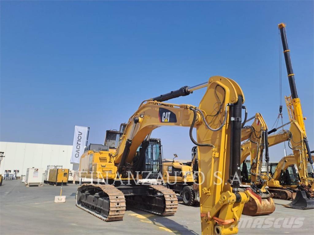 CAT 352FL حفارات زحافة