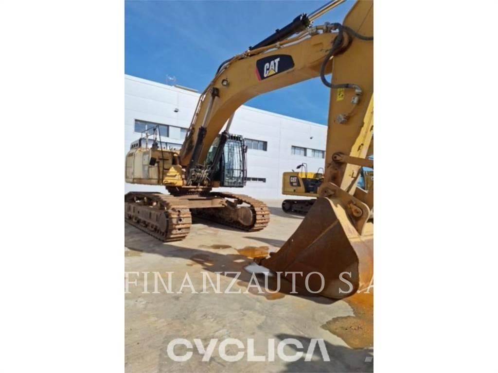 CAT 352FL حفارات زحافة