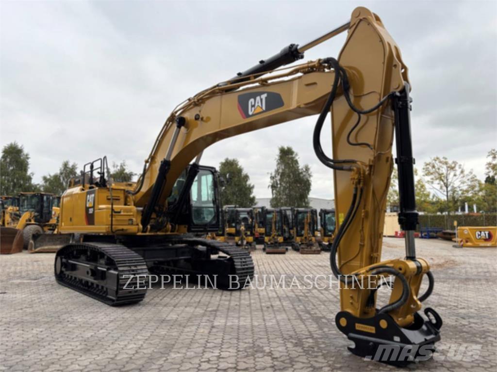 CAT 352FL حفارات زحافة