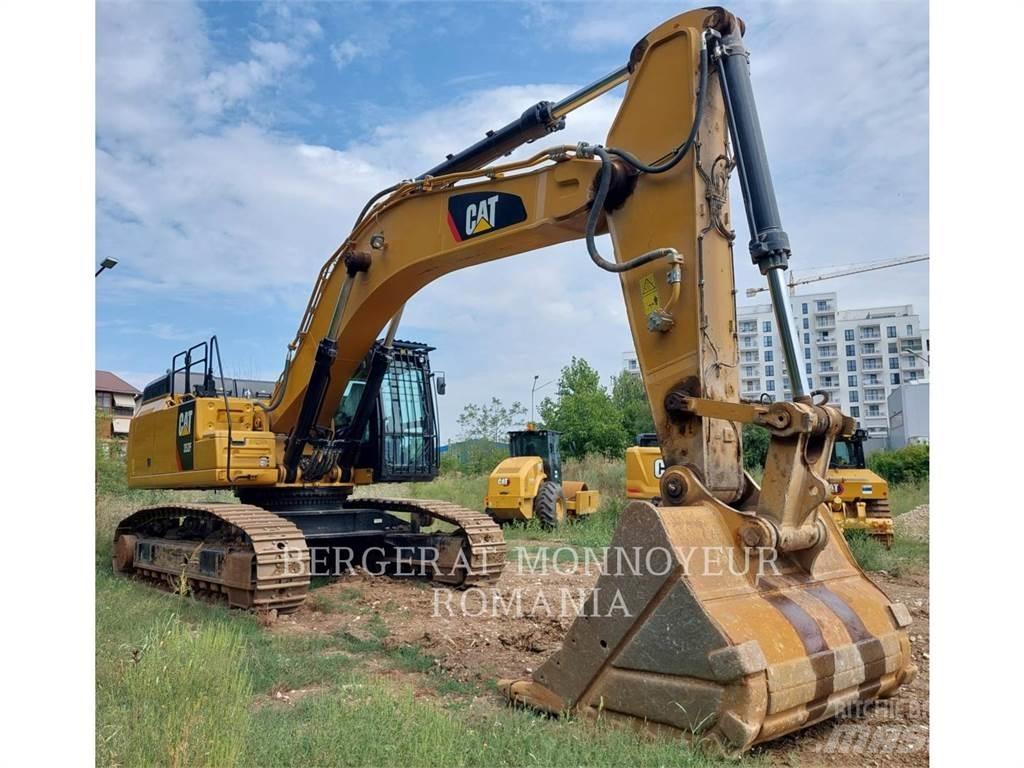 CAT 352FVG حفارات زحافة