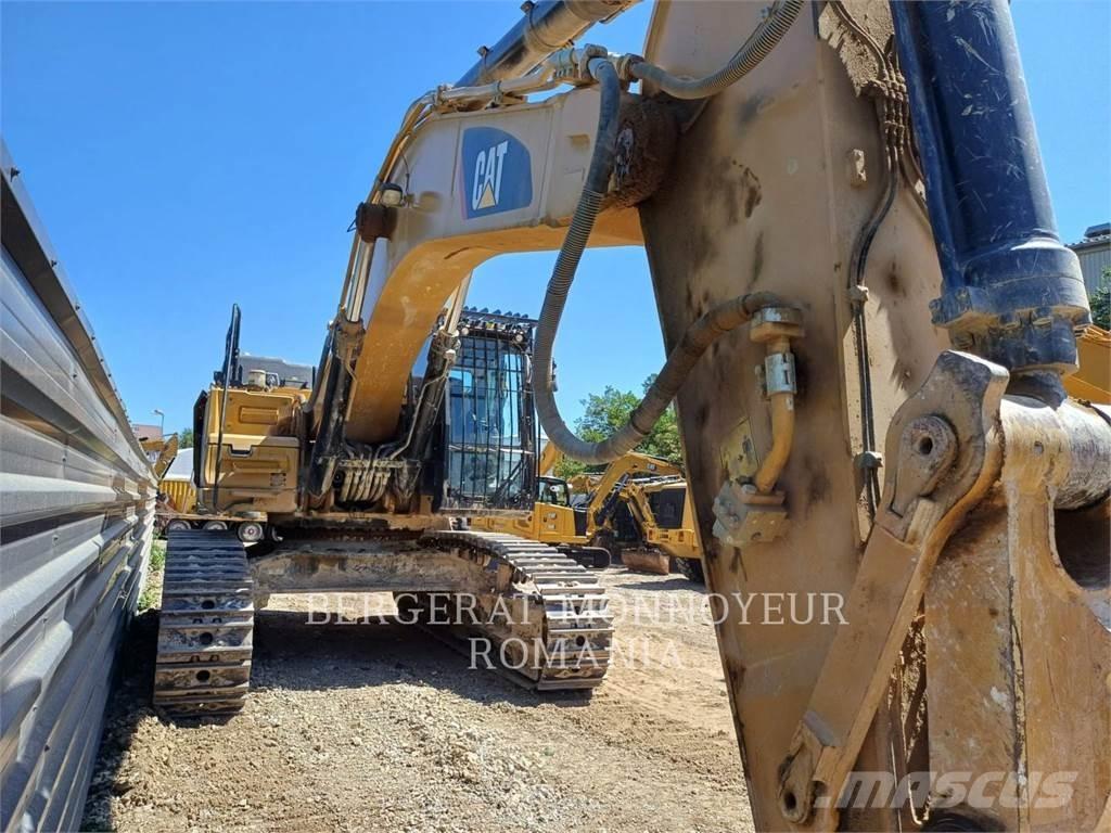 CAT 352FVG حفارات زحافة