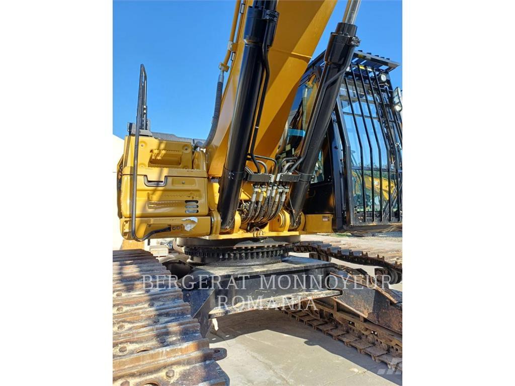 CAT 352FVG حفارات زحافة
