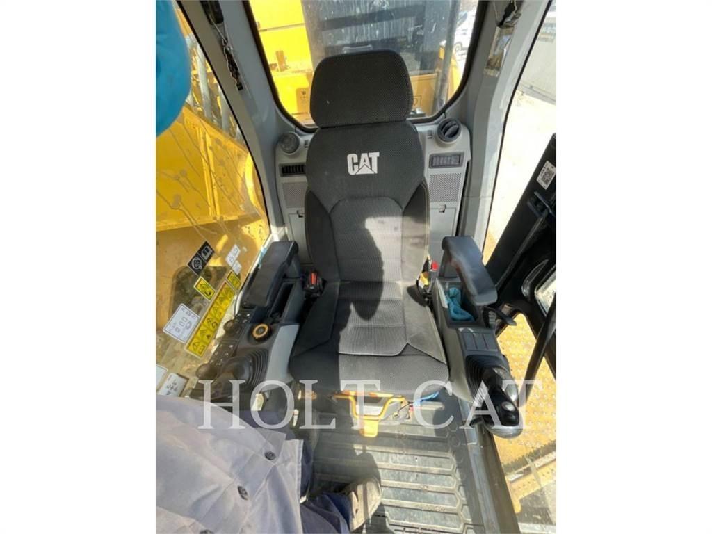 CAT 374 حفارات زحافة