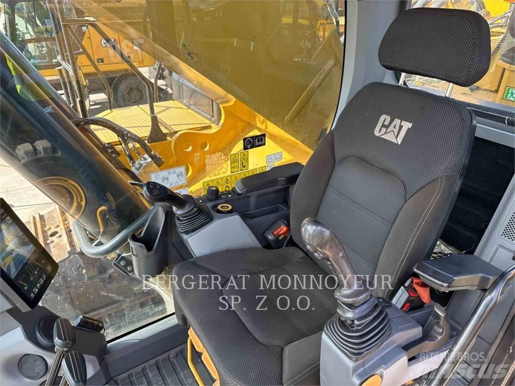 CAT 374 حفارات زحافة