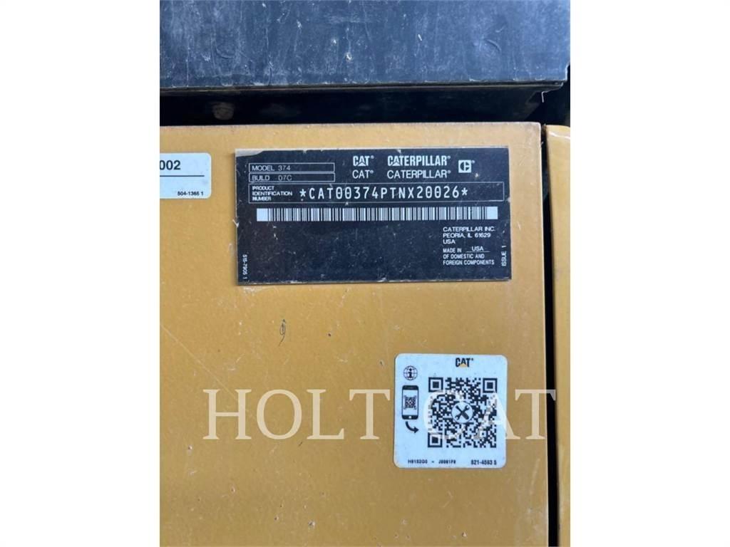 CAT 374 حفارات زحافة