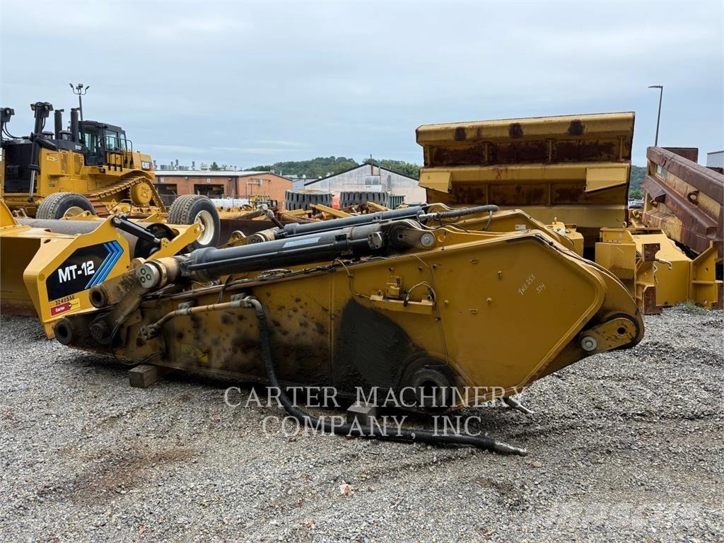 CAT 374-07 حفارات زحافة