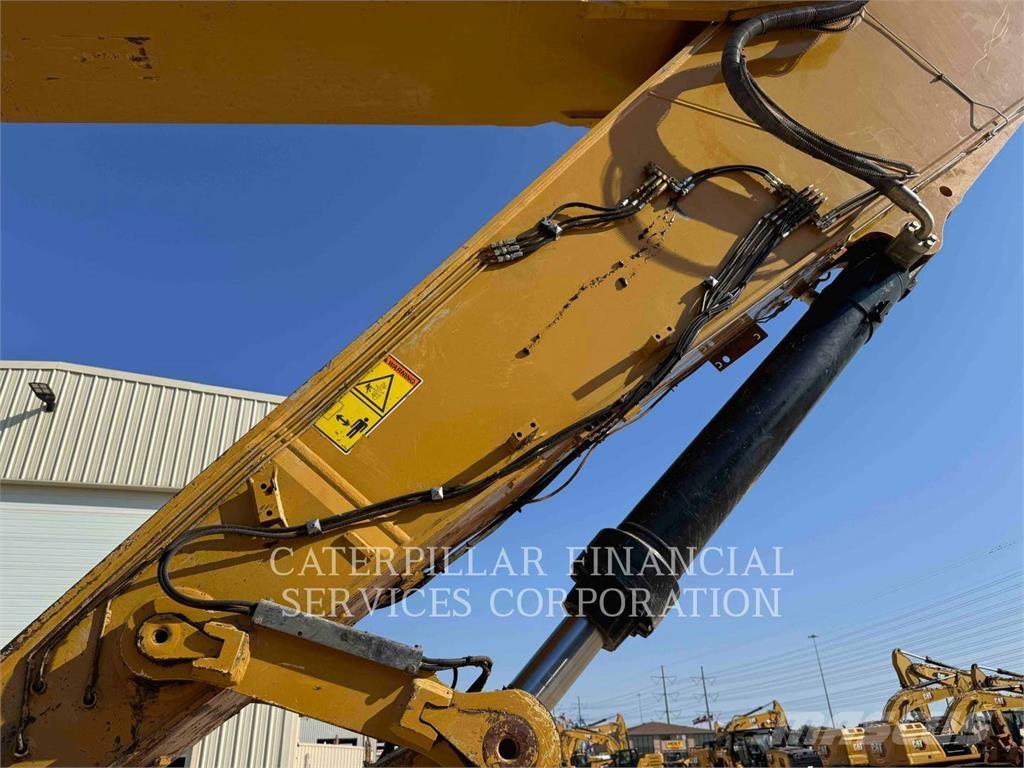 CAT 374-07 حفارات زحافة