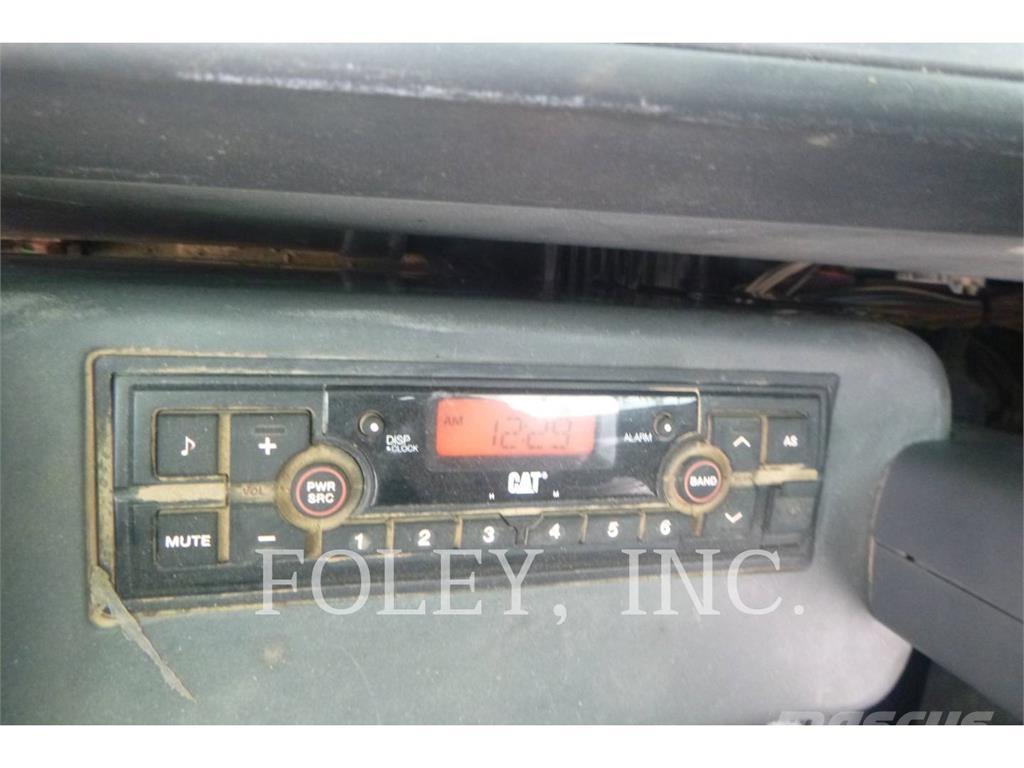 CAT 374DL حفارات زحافة