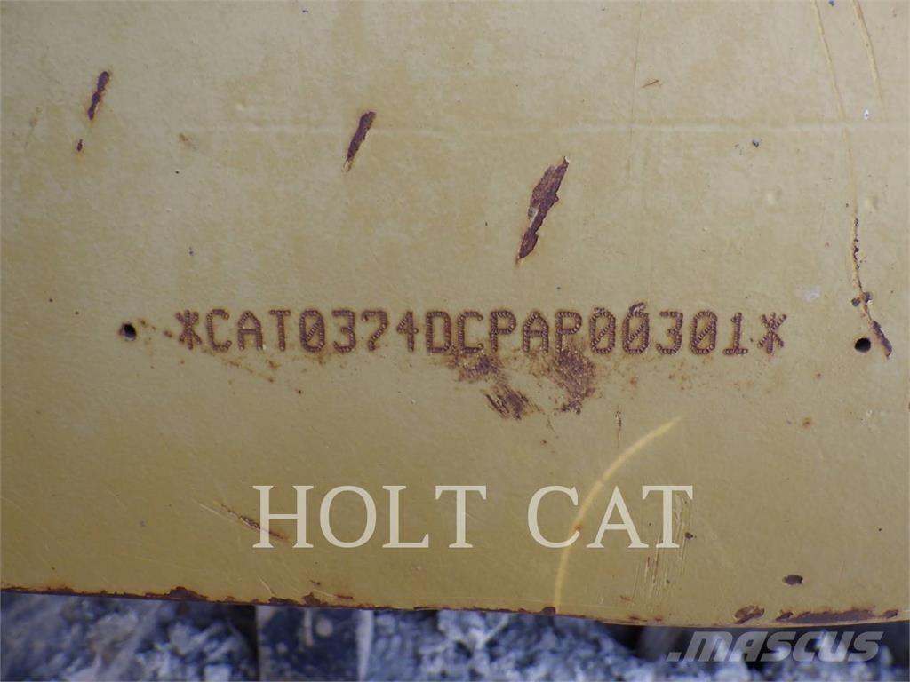 CAT 374DL حفارات زحافة